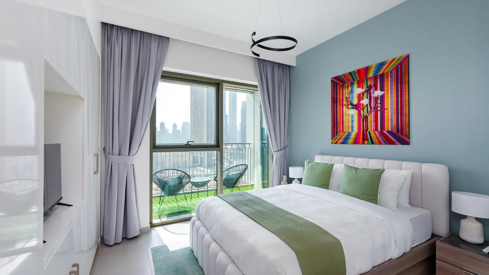 Arthouse Views - Burj Khalifa View & Dubai Mall Access Apartment