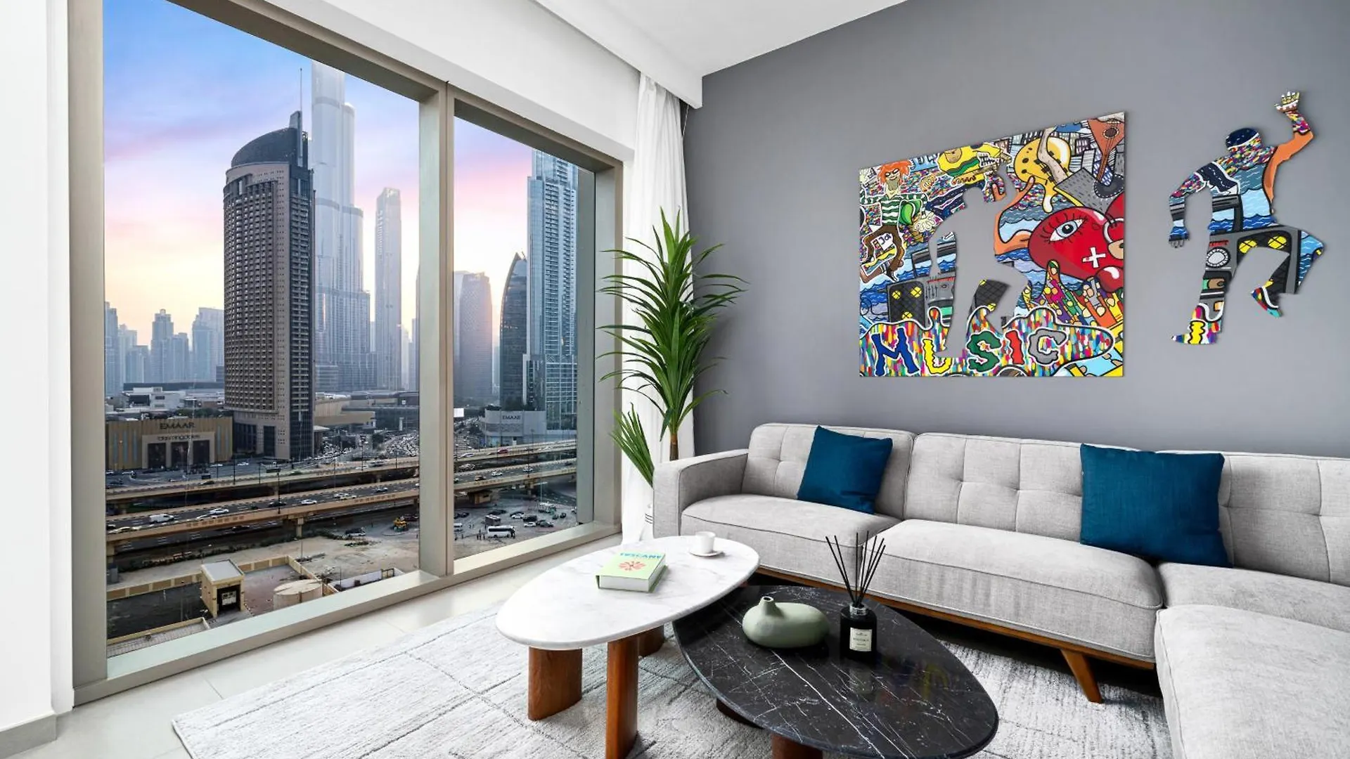 Arthouse Views - Burj Khalifa View & Dubai Mall Access Apartment